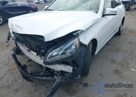 2015 Mercedes-Benz E 350 z USA, uszkodzony, nr VIN WDDHF5KB6FB091033